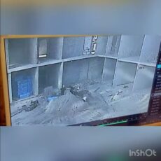 В Шымкенте 22-летнего парня насмерть придавило деревянным брусом