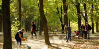 В Шымкенте россияне провели субботник