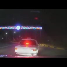 Прокатил на капоте и сбежал: Горе-водителя наказали в Туркестанской области