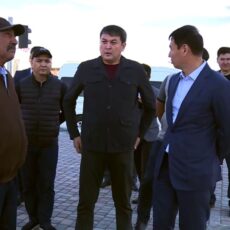 «Вас кто заставлял участвовать в тендере?»: Сатыбалды раскритиковал подрядчиков