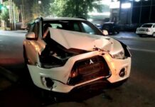 Капот разнесло на части в результате ДТП в Шымкенте : Есть постарадавшая