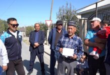 Жители мкр Казыгурт недовольны проведением водопровода для соседнего микрорайона