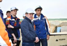 Айтенов проверил ход строительства Дворца школьников