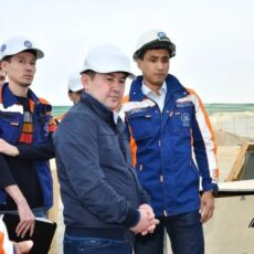 Айтенов проверил ход строительства Дворца школьников