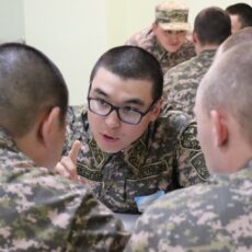 Самого умного солдата выбирали в Шымкенте солдаты