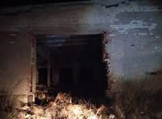 Пропавшие подростки ночевали в недостроенном здании возле рынка заброшенное здание