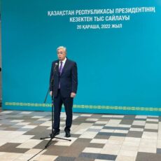 Токаев проголосовал и ответил на вопросы об отставке правительства