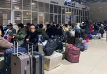 Более 700 человек застряли в аэропорту Шымкента