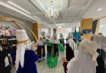 Бабушки в национальных нарядах зажгли на выборах в Шымкенте