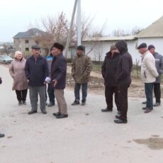 В селе близ Шымкента жители страдают из-за отсутствия элементарных коммунальных благ