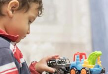 Грязные игрушки и непригодную пищу обнаружили в детских садах Шымкента