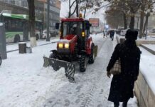 На усиленный режим очистки снега перешли службы Шымкента