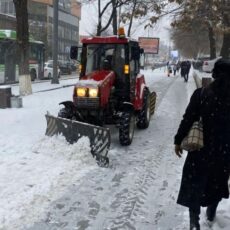 На усиленный режим очистки снега перешли службы Шымкента