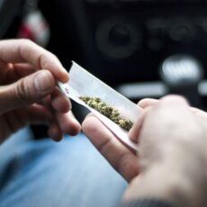 В Туркестане задержали мужчину со свертком марихуаной
