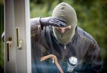 Серийные кражи начались в жилых домах перед праздниками