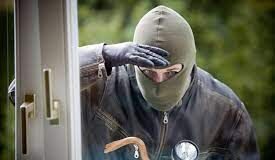 Серийные кражи начались в жилых домах перед праздниками