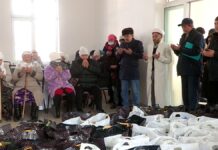 100 продуктовых наборов раздали ветеранам и малообеспеченным семьям