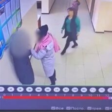Мама школьника нанесла побои педагогу в одной из школ Туркестанской области