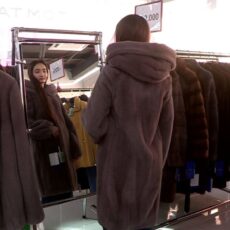 В «Мире меха» предновогодние скидки: шубы по низким ценам