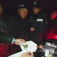 Свёртки с марихуаной изъяли полицейские у жителей Туркестанской области