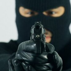 Шымкентец с ножом и в маске ворвался на заправку