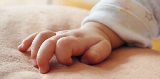 Тройню выписали из роддома в Шымкенте