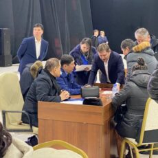 Встреча жителей с Муратом Айтеновым в самом разгаре