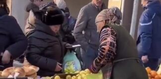 Шымкентская продавщица-фокусница обманула клиента и попала на видео