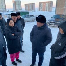 Айтенов встретился с жильцами замерзающих домов