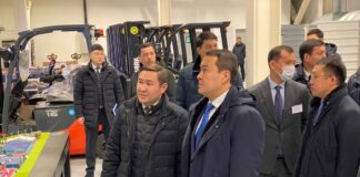 Алихану Смаилову показали транспортно-логистический хаб