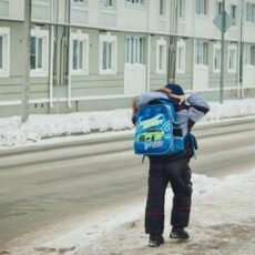 Областных чиновников наказали за замерзающих детей в школах