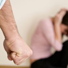 Семейных дебоширов предлагают наказывать без заявления жертв