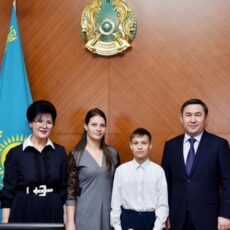 Школьника из Шымкента наградили за помощь Турции