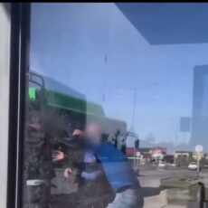 Пробка на дорогах Шымкента стала причиной драки (видео)