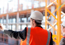 В строительные компании набирают рабочих на оклад до 350 тысяч тенге