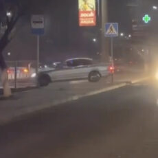 Погоня за угонщиком-лихачом попала на видео
