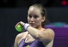 Теннисистка Елена Рыбакина травмировала спину в Дубае