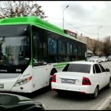 Автобус сбил девушку в Шымкенте