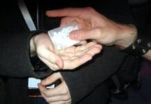 Как наркодилеры заманивают на работу детей