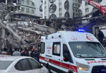 Разрушительное землетрясение унесло жизни сотни людей в Турции