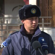 Премией поощрили полицейского, который схватил вооруженного