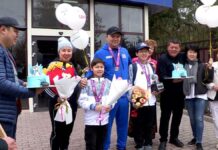 Шымкентские хоккеисты выиграли турнир в Канаде