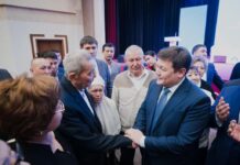 Культурным работникам повысят заработную плату