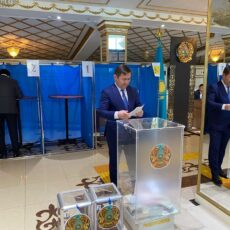 Мурат Айтенов проголосовал на выборах