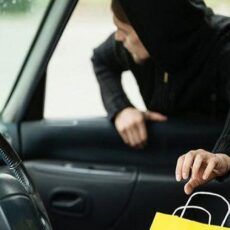 Крупную сумму денег украли из бардачка автомобиля в Шымкенте