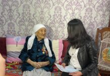 100-летняя бабушка-ветеран проголосовала в Шымкенте