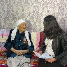 100-летняя бабушка-ветеран проголосовала в Шымкенте