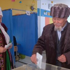 82-летний аксакал пожелал стране благополучия