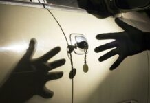 Машину угнали во время тест-драйва лже-покупатели