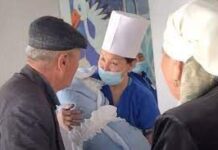 У пожилой пары родился сын в Туркестанской области